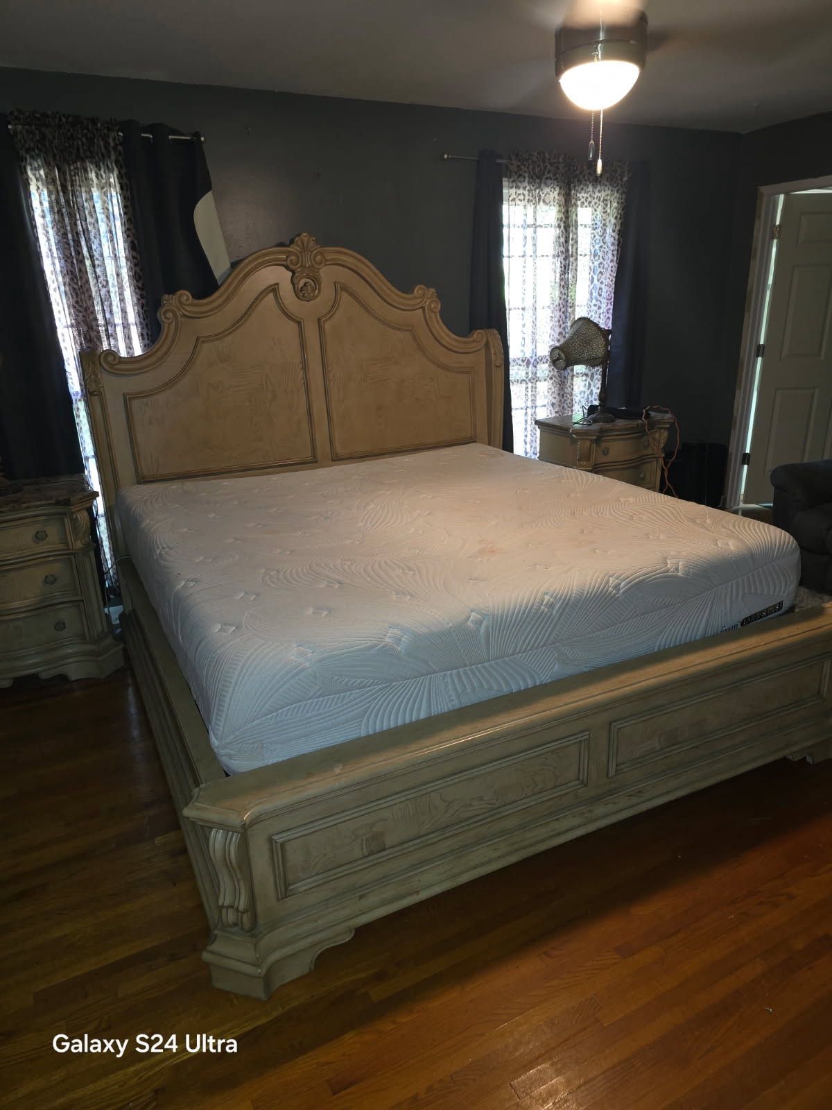 King Bedroom Set