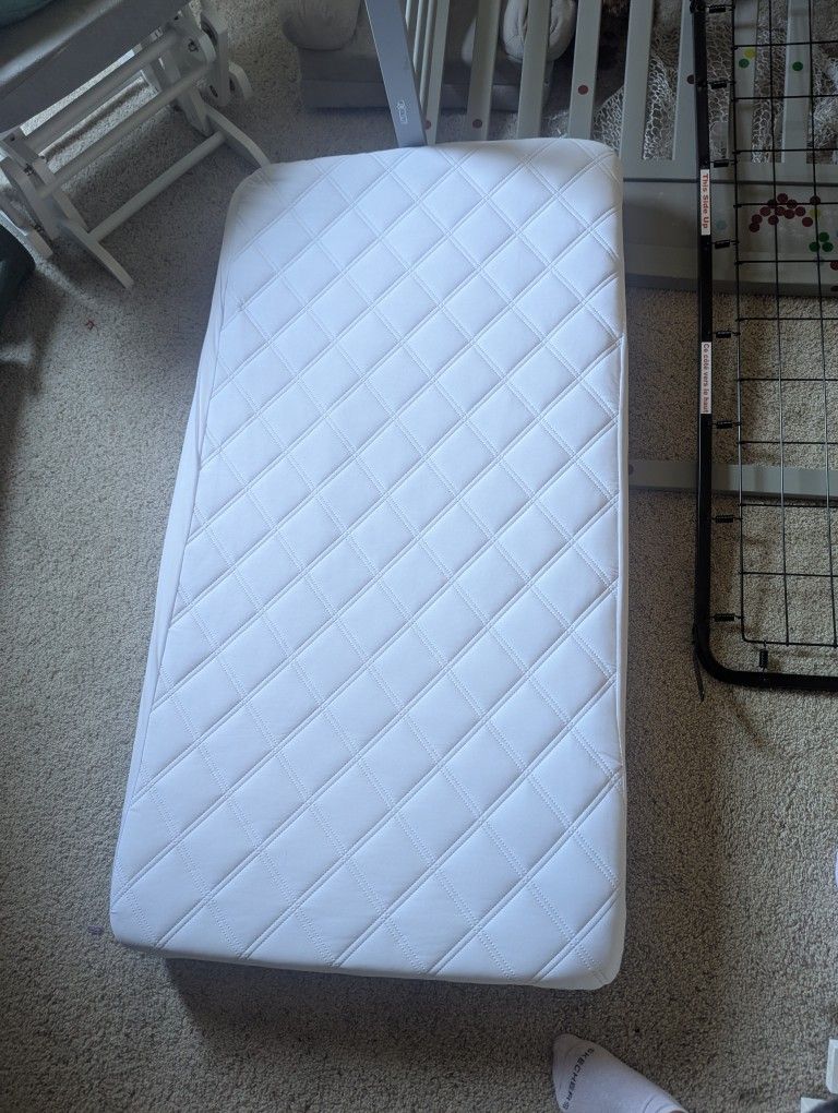 Graco crib mattress And support Frame