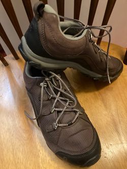 Oboz woman Hiking shoe size 8.5
