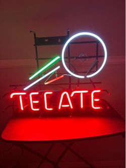 Ye ate Neon Light