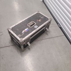 Amp Head Road Case
Regular
Fits most Marshall-sized heads.

Inside dimensions are 27.5" x 8.5".