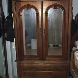 Bedroom Furniture by Stanley 
