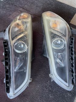 2015 Hyundai Sonata Headlight Assembly $30 For Both