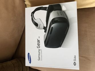 Brand new sealed in box Samsung gear VR For Samsung galaxy note 4.