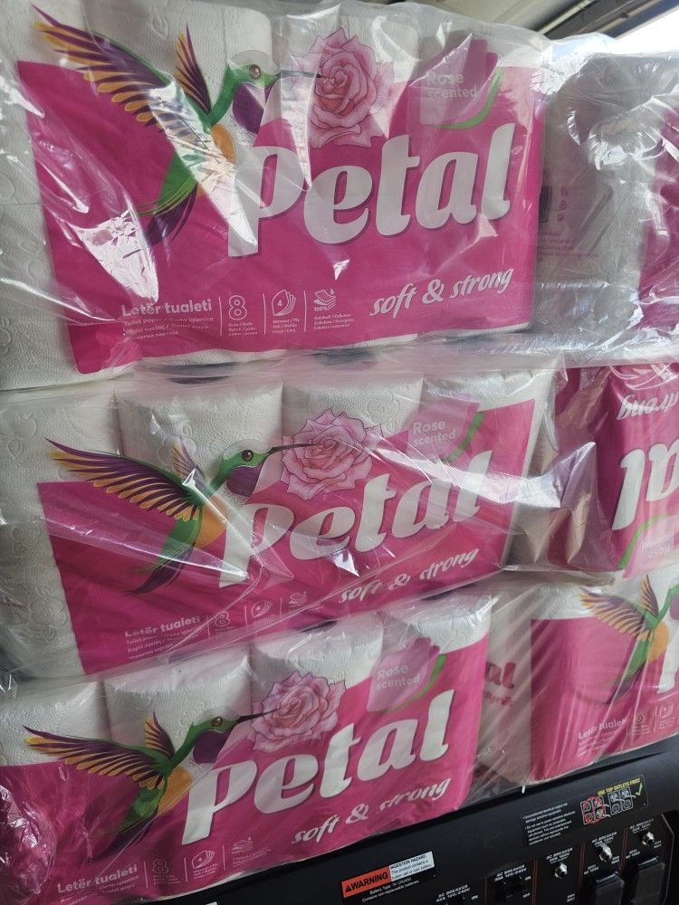 For sale paper toilet 40 rollos for 25.00 Laundry Detergent 30.00.En venta papel higienico 40 rollos por 25.00 jabon para lavar ropa 30.00. We do deli