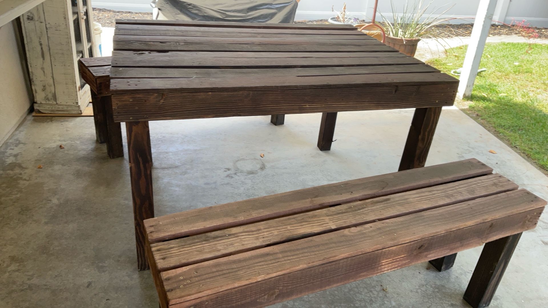 PALLET TABLE