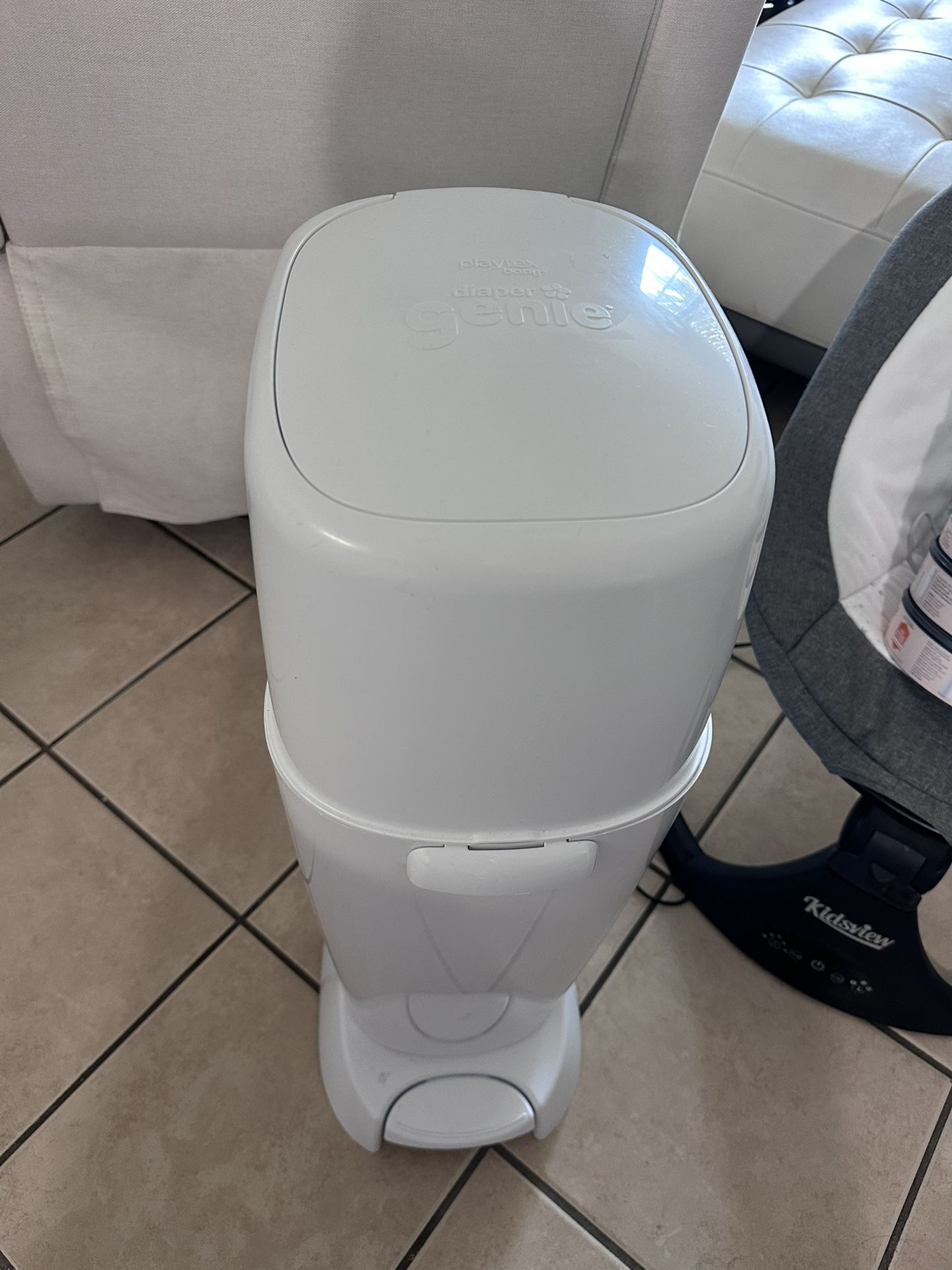Diaper Genie + 4 refills Nuevos. Perfecto Estado