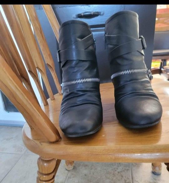 Blowfish malibu boots Womens