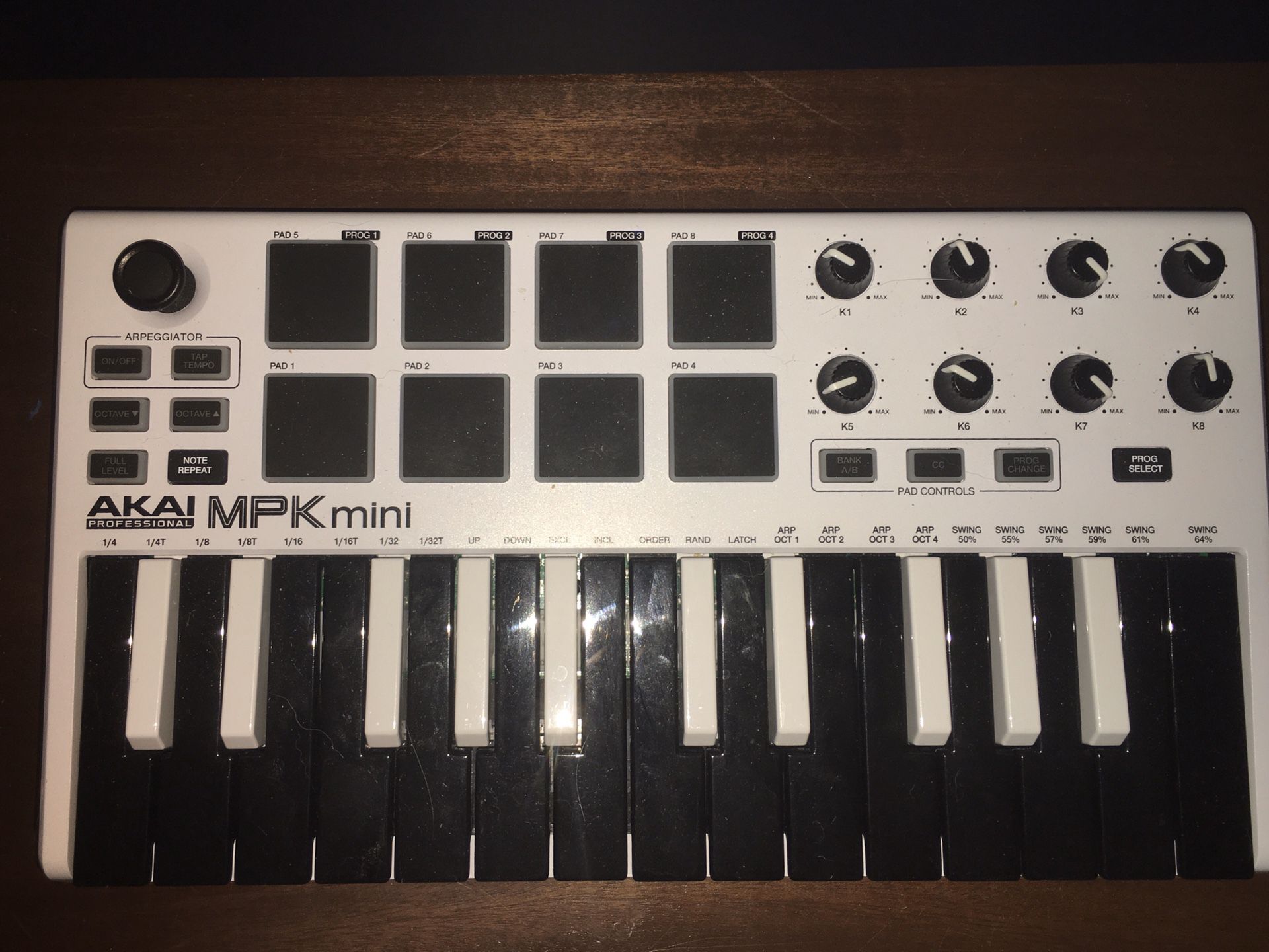 Akai MPK mini - midi controller (comes with midi chord)