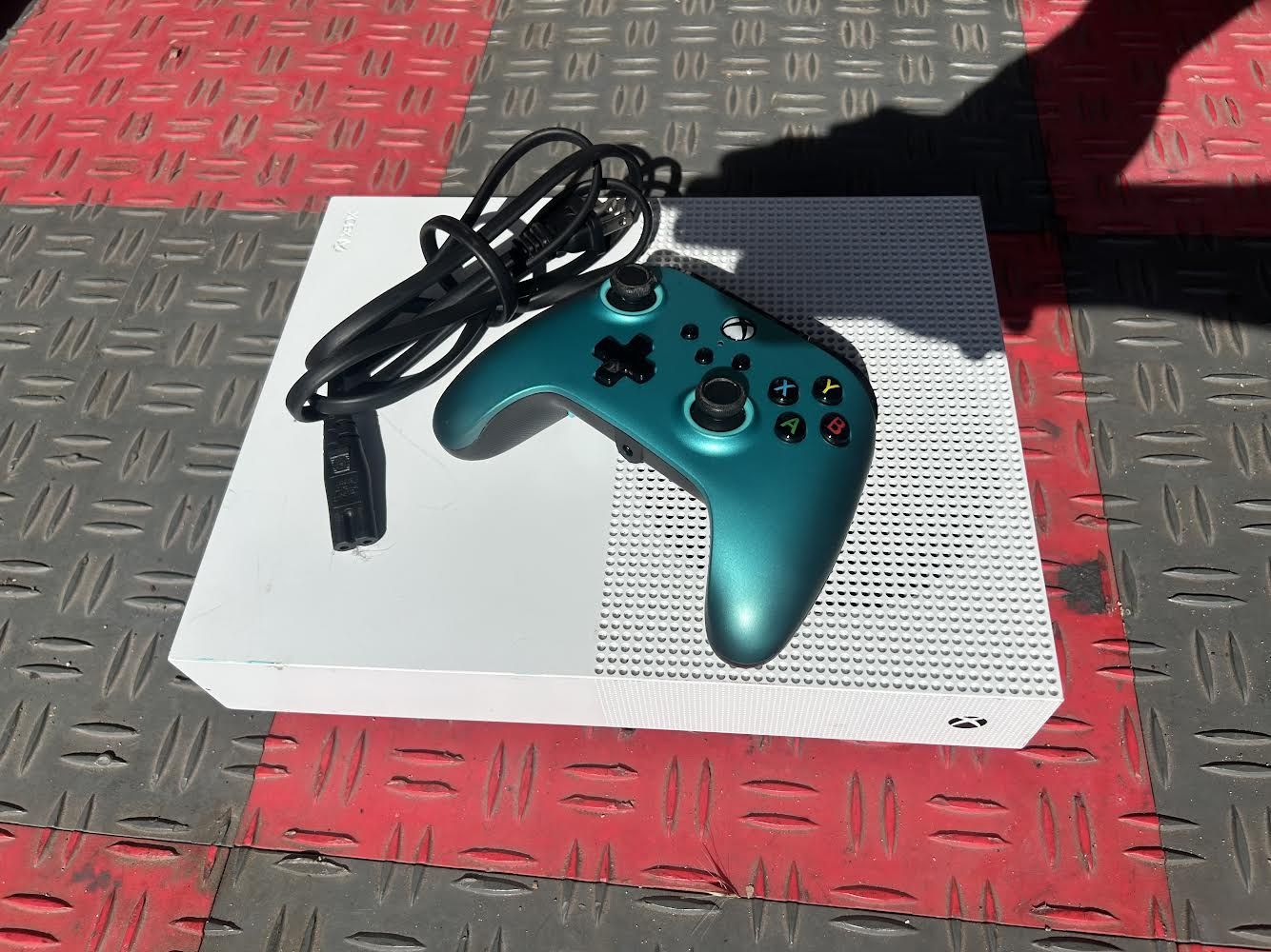 Digital Xbox One S