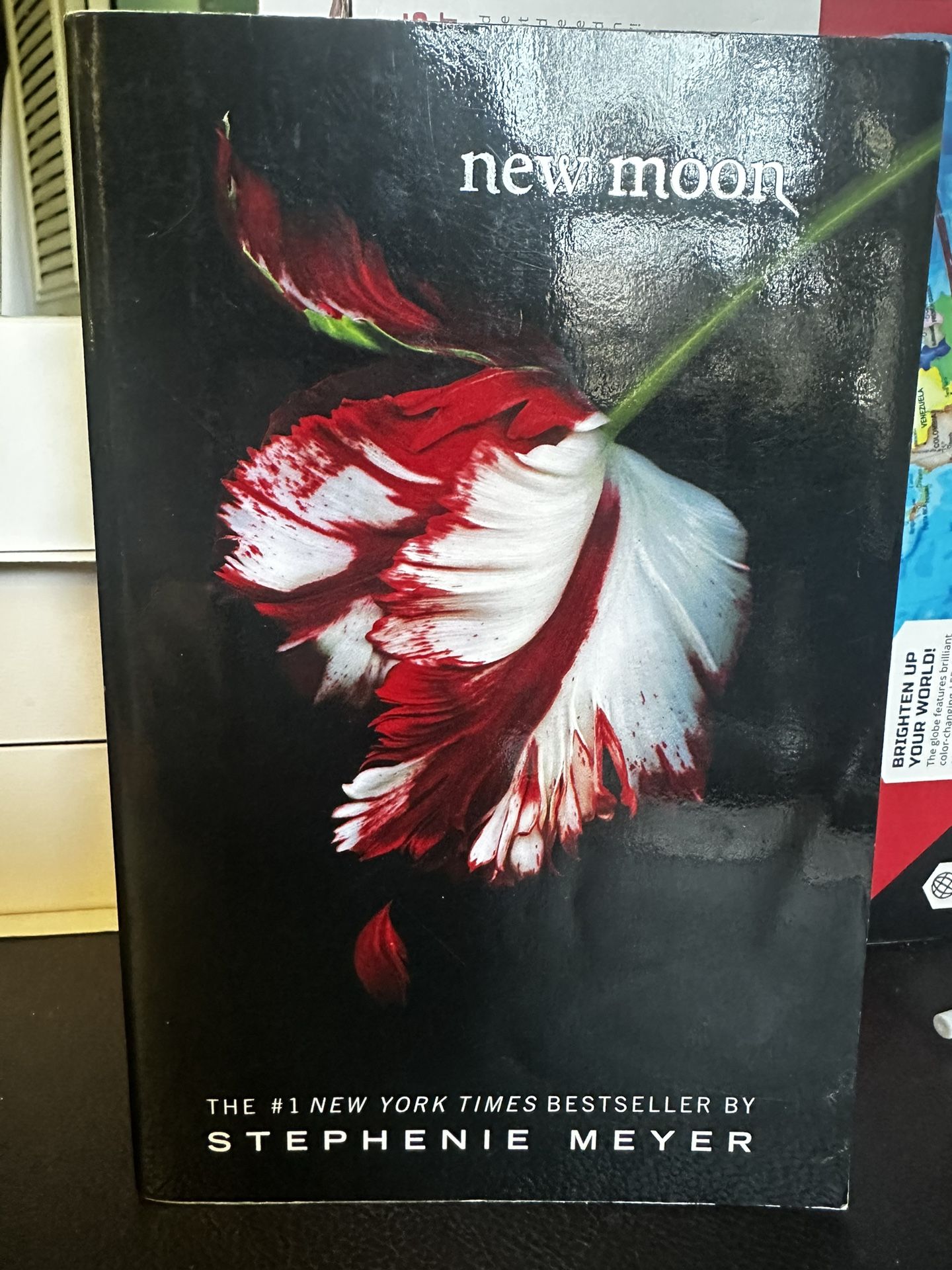 New Moon- Stephenie Meyer