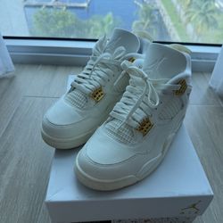 Jordan 4 Metallic Gold 