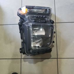 2021 Silverado  2500 Rt Headlight 