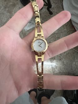 2 Seiko And 2 Pulsar Womens Watches (I OFFER SHIPPING FOR NO EXTRA CHARGE!!!)