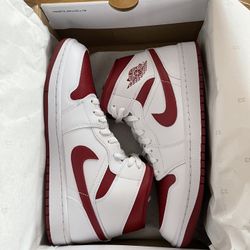 Jordan 1 Mid 