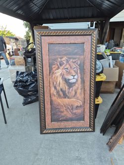 Home decor - lion frame about 4ft × 2ft