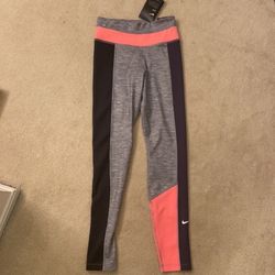 Nike activewear 7/8 length leggings. Xs