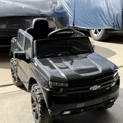  Ride on Car for Kids, Licensed Chevrolet Silverado Ride on Toys Truck with Remote Control, Bluetooth, LED Lights, Kids Cars Electric Vehi
