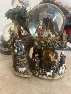 Vintage Snow Globe