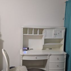 White Solid Vanity/Desk With Chair