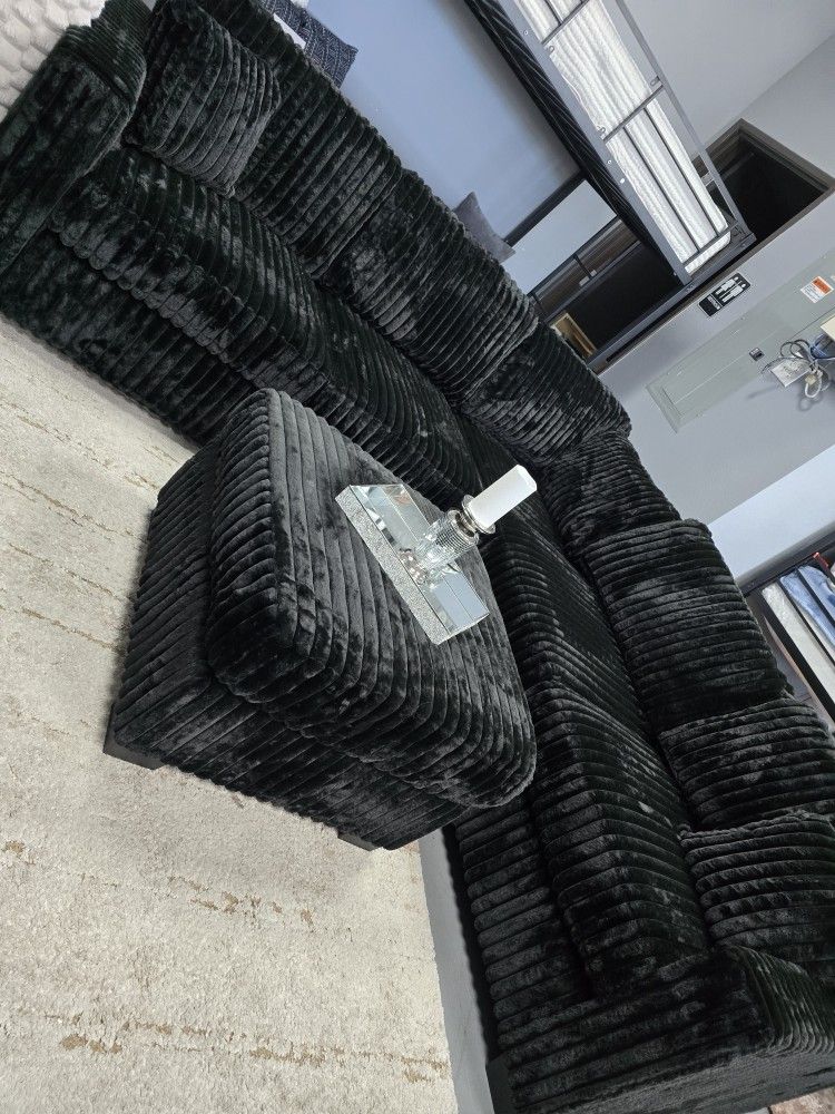 ✨️ Sectionals, 2pc Sofas ✨️ Furniture Queen Bedrooms, Dining Avail