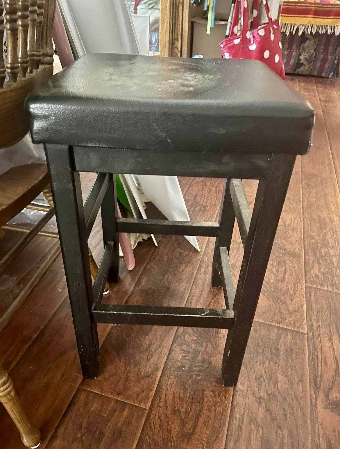 Free Bar Stool