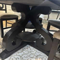 Kitchen Table & Chairs