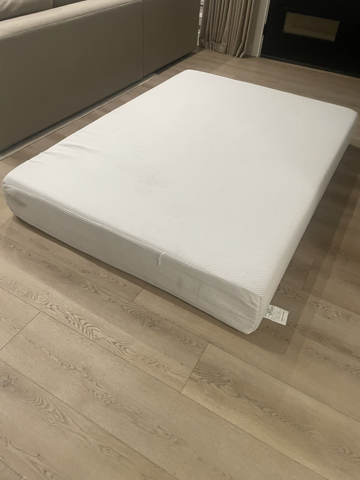Queen Memory Foam Mattress 