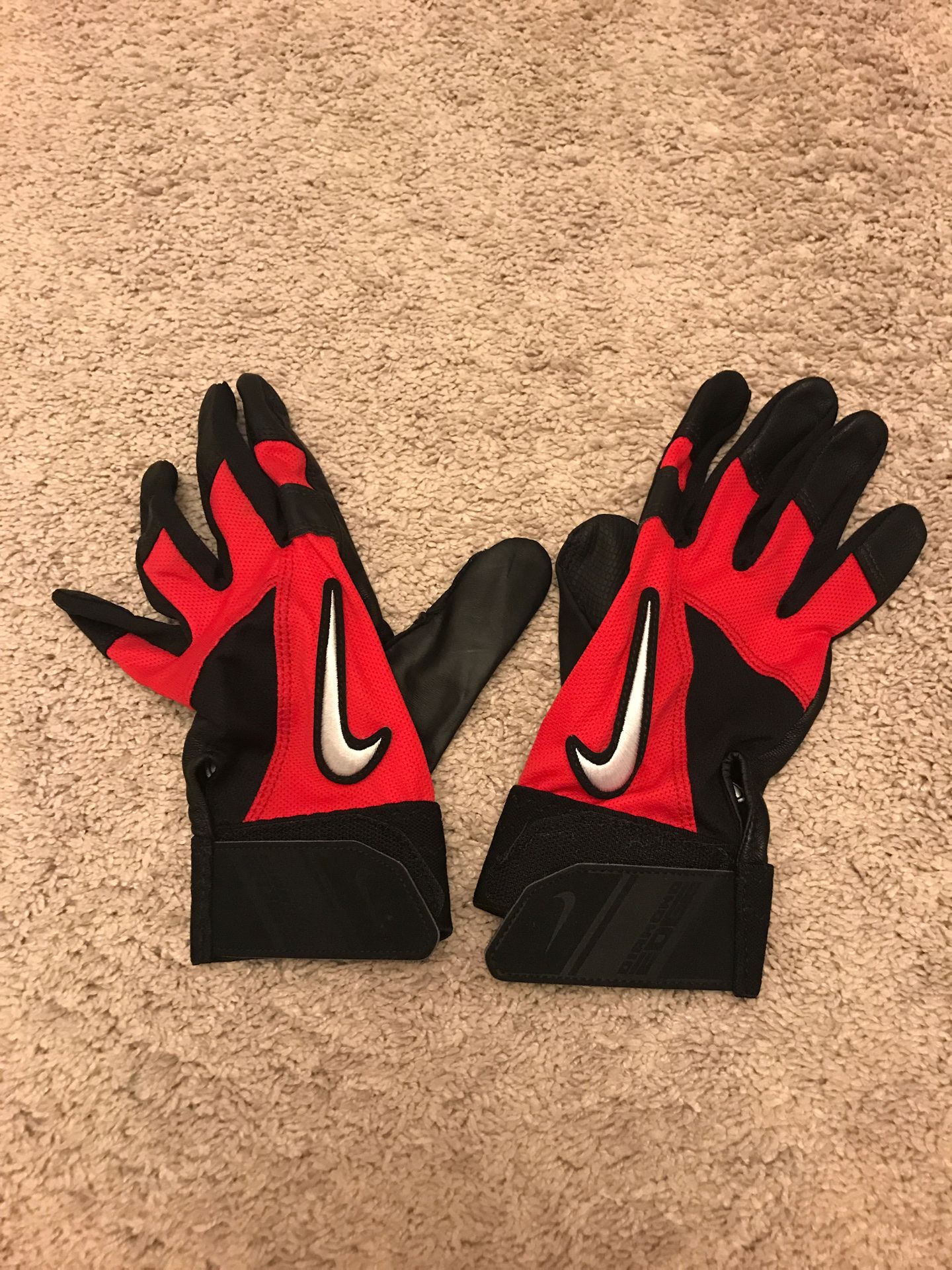 Nike large baseball gloves