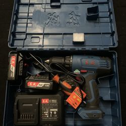 BRAND NEW DRILL 2 BATTERIES AND BATTERY CHARGER