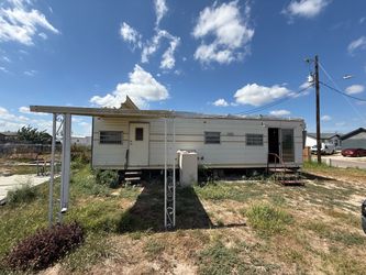 1 bed 1 bath and storage room