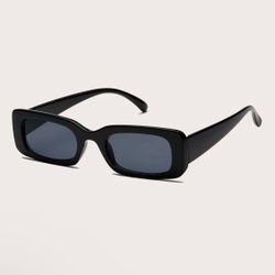 Brand New Square Small Frame All Black