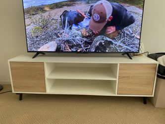 Entertainment center