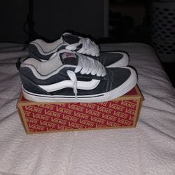 Van Knu School Size 13