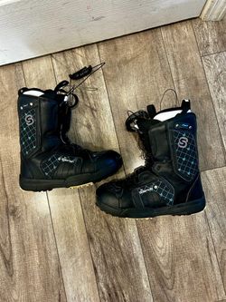 SALOMON SNOWBOARDING BOOTS WOMENS SIZE 7
