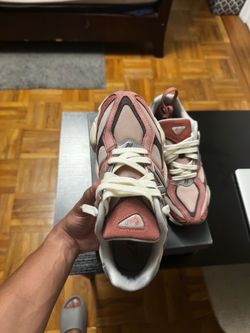 New Balance 9060 size 8