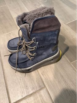 UGG Boot 100% Authentic Size 8