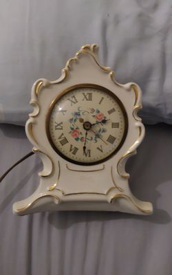 Porcelain clock
