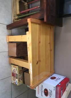 Solid wood polyurethane and table
