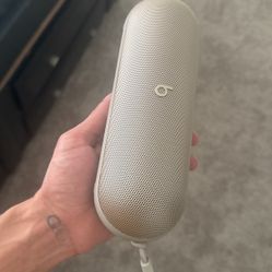 Beats Pill