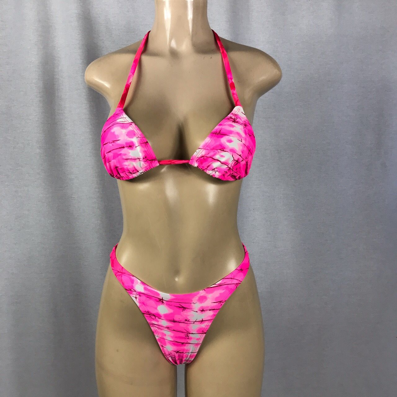 Zuliana Hot and Sexy bright pink 🌺 floral print High Waist Brazilian Cut Bikini” sooo hot 🔥 and sexy. Made in the 🇺🇸 USA. This is a unique sexy 👙