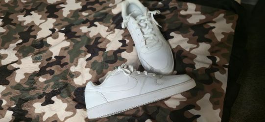 Nike like new size 12