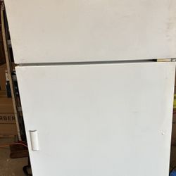 Frigidaire refrigerator 18 Cubic Feet