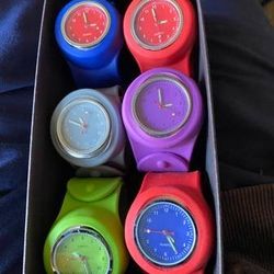 HSW Slap on Silicone Quartz Watch 

