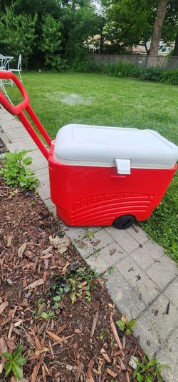 Polar roller cooler with rolling wheels.
