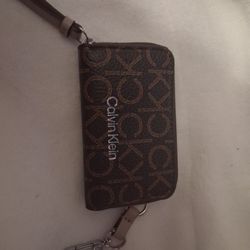 Calvin Klein Monogram Zip-Wallet 