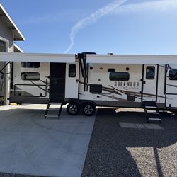 Like New 2021 Rockwood Lite Travel Trailer