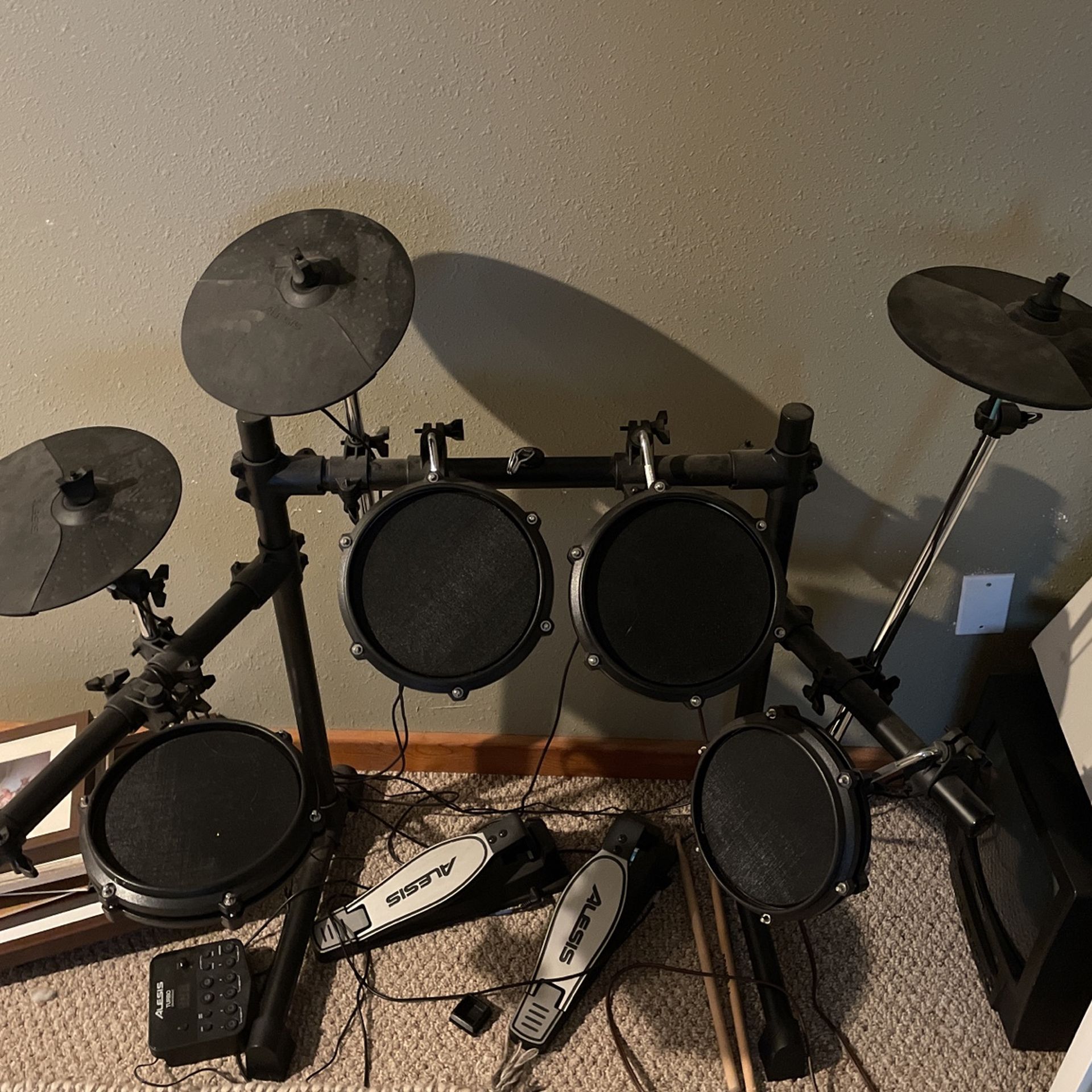 Alesis Drum Set for Sale in Molalla, OR OfferUp