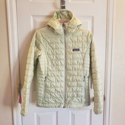 patagonia women's size small nano puff hoody jacket