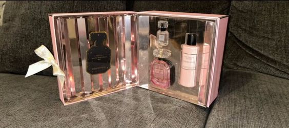 Bombshell Victoria’s Secret set